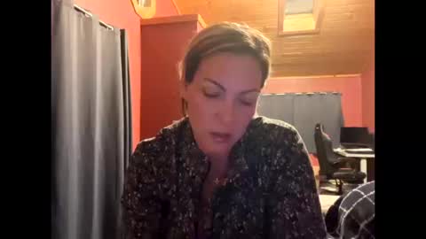 VivianLuxe online show from October 2025 05:32:02 AM