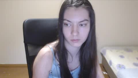 Snapshot of vivianngray chatting on December 2024 11:53:01 PM Vivian Gray online show from December 2024 11:53:01 PM