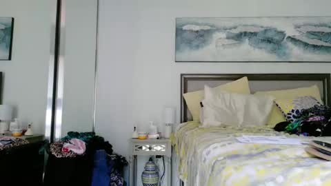 Vivians Roses online show from July 2026 02:24:01 PM