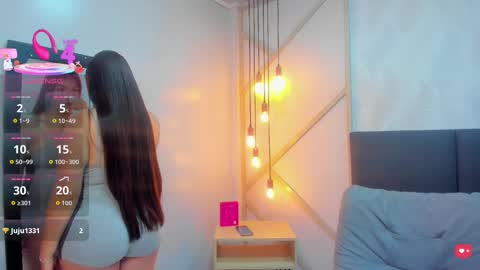 Vivian online show from November 2025 11:55:02 AM