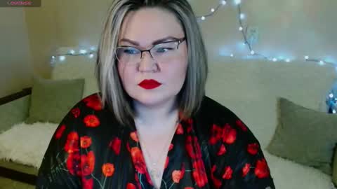 Vivien online show from February 2025 07:57:02 PM