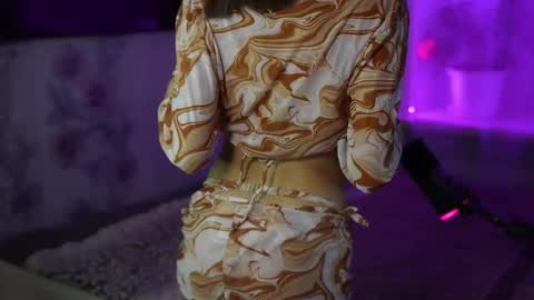 Snapshot of vivien_cutie chatting on September 2025 05:40:02 PM vivien_cutie online show from September 2025 05:40:02 PM