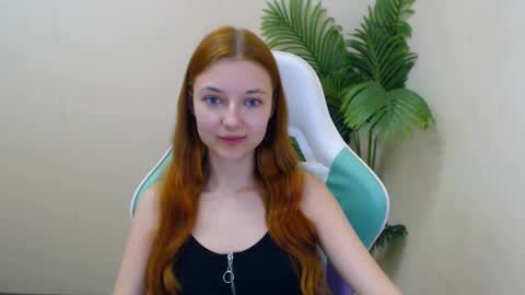 Vivien online show from March 2025 09:54:02 PM