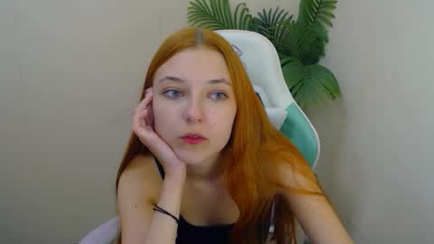 Vivien online show from October 2025 05:54:02 PM