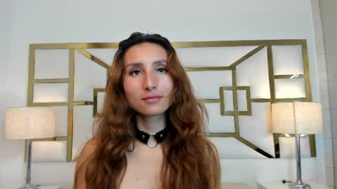 Snapshot of vivieneluxe chatting on June 2026 04:33:01 PM Viviene online show from June 2026 04:33:01 PM