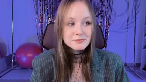 Vivien online show from February 2025 09:04:02 AM