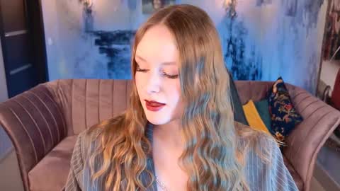 Vivien online show from November 2025 07:06:02 AM