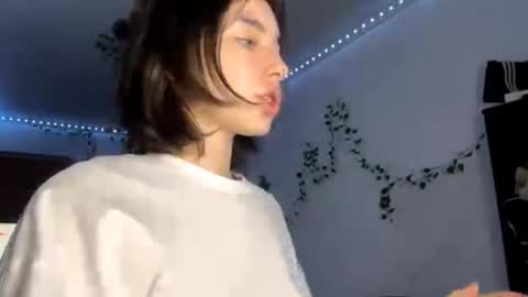 Vivi online show from November 2025 04:18:01 PM