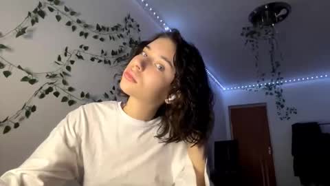 Vivi online show from November 2025 04:10:02 PM