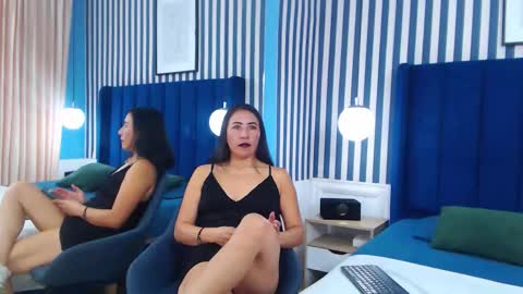 Snapshot of viviennerosette chatting on December 2025 01:28:02 PM Vivian online show from December 2025 01:28:02 PM
