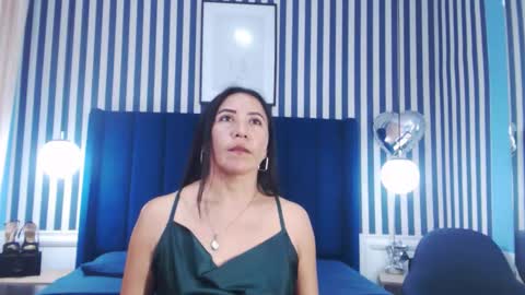 Snapshot of viviennerosette chatting on February 2026 01:06:01 PM Vivian online show from February 2026 01:06:01 PM