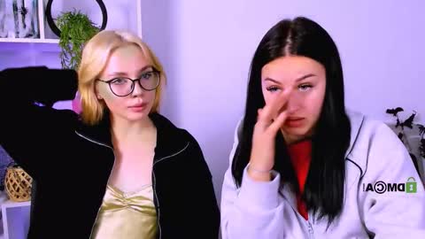 vivy_star online show from November 2025 08:11:01 PM