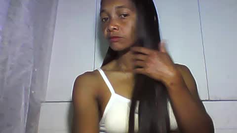 Snapshot of vixen_lina chatting on June 2026 05:44:02 PM vixen_lina online show from June 2026 05:44:02 PM
