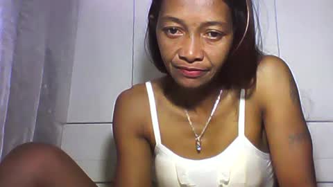 Snapshot of vixen_lina chatting on June 2026 01:04:02 PM vixen_lina online show from June 2026 01:04:02 PM