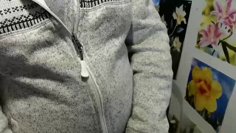 Snapshot of vixenfyre chatting on December 2024 01:40:02 AM Vixen Fyre online show from December 2024 01:40:02 AM