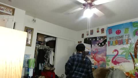 Snapshot of vixenfyre chatting on February 2025 04:07:01 AM Vixen Fyre online show from February 2025 04:07:01 AM