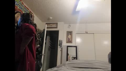 Snapshot of vixenfyre chatting on November 2025 07:03:02 AM Vixen Fyre online show from November 2025 07:03:02 AM