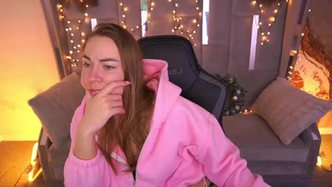 Snapshot of vixenmuse chatting on February 2026 02:53:01 AM Ur Lady online show from February 2026 02:53:01 AM