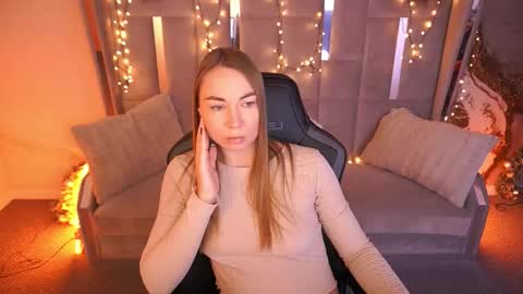 Snapshot of vixenmuse chatting on February 2026 09:22:02 PM Ur Lady online show from February 2026 09:22:02 PM