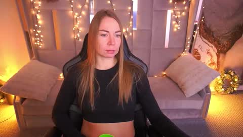 Snapshot of vixenmuse chatting on March 2026 09:06:01 PM Ur Lady online show from March 2026 09:06:01 PM