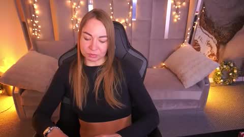 Snapshot of vixenmuse chatting on March 2026 05:08:02 AM Ur Lady online show from March 2026 05:08:02 AM