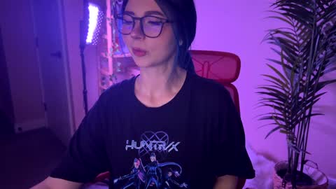 Polly  Online mostly at 9pm-2am UK Time online show from February 2026 06:52:01 PM