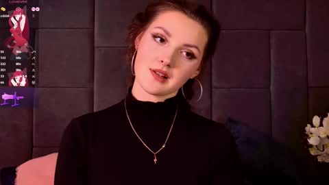 Snapshot of vixksaria chatting on February 2026 04:49:01 PM Vixsaria online show from February 2026 04:49:01 PM