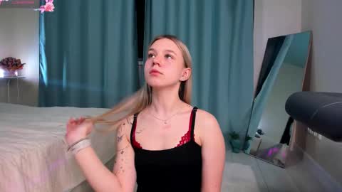 Snapshot of vixypickme chatting on March 2026 07:41:01 PM Mila online show from March 2026 07:41:01 PM