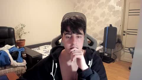 Snapshot of vlad1605 chatting on December 2025 01:54:02 AM Martin online show from December 2025 01:54:02 AM