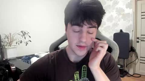 Snapshot of vlad1605 chatting on February 2026 04:03:02 PM Martin online show from February 2026 04:03:02 PM