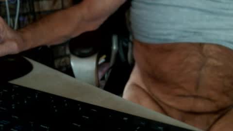 Snapshot of vnpg92 chatting on February 2025 09:17:02 PM vnpg92 online show from February 2025 09:17:02 PM