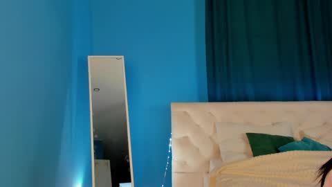 Snapshot of vonen_ray chatting on April 2026 01:21:02 AM Vonen online show from April 2026 01:21:02 AM