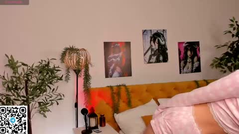 Snapshot of vonen_ray chatting on May 2026 09:37:01 AM Vonen online show from May 2026 09:37:01 AM