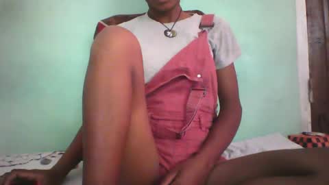 vounialdy online show from February 2025 06:02:01 AM