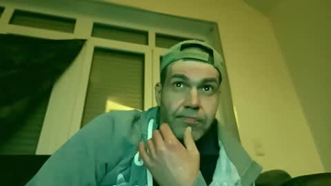 voyeuredeluxe online show from March 2026 11:53:02 PM