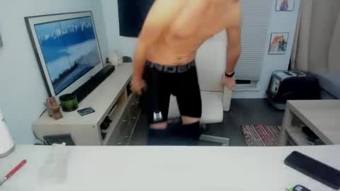 Snapshot of vulgaralex320 chatting on February 2025 03:54:02 AM Vulgaralex320 online show from February 2025 03:54:02 AM