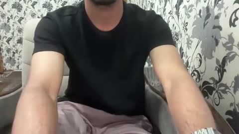 Snapshot of wakeawake chatting on May 2026 02:35:02 PM boy1 online show from May 2026 02:35:02 PM