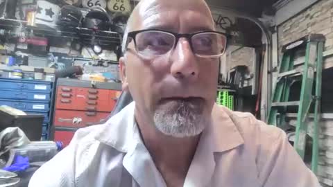 Snapshot of wakesblowinclouds chatting on November 2025 08:05:02 AM wakesblowinclouds online show from November 2025 08:05:02 AM