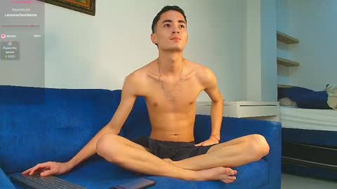 Snapshot of wal_jones chatting on May 2026 01:17:01 PM wal jones online show from May 2026 01:17:01 PM