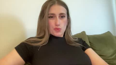 walkiria19 online show from April 2026 05:41:01 PM