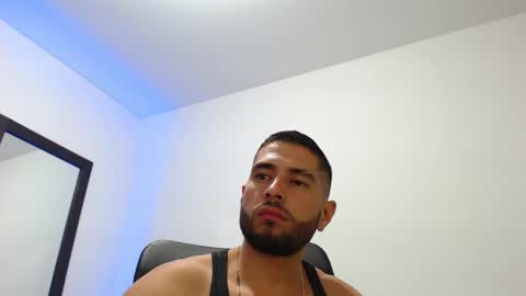 Snapshot of walter_brownn01 chatting on January 2025 02:25:02 AM WALTER BROWN online show from January 2025 02:25:02 AM