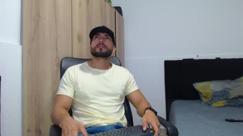 WALTER BROWN  online show from November 2025 07:54:01 PM