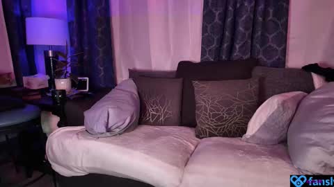 WanderlustCrush online show from January 2026 01:18:01 AM