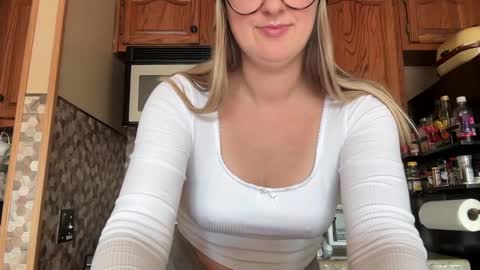 Snapshot of wanderlustjade chatting on December 2024 05:06:02 PM Jade Adonis online show from December 2024 05:06:02 PM