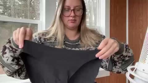 Snapshot of wanderlustjade chatting on January 2025 05:31:01 PM Jade Adonis online show from January 2025 05:31:01 PM