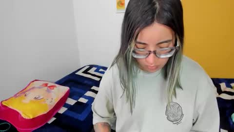 Snapshot of waningrosee chatting on December 2025 01:50:02 PM Waningrose Lu online show from December 2025 01:50:02 PM