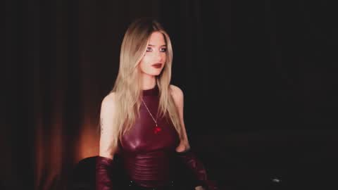 Snapshot of waterfallwoods chatting on November 2025 08:25:01 AM waterfallwoods online show from November 2025 08:25:01 AM