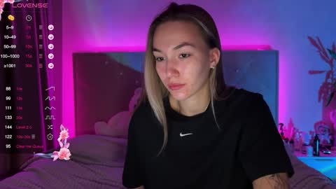 Snapshot of watergirl_ chatting on November 2025 08:52:02 PM Im saving up for a new car help me online show from November 2025 08:52:02 PM