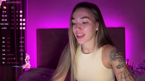 Snapshot of watergirl_ chatting on November 2025 10:43:02 PM Im saving up for a new car help me online show from November 2025 10:43:02 PM