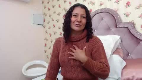 Snapshot of watson_crystal00 chatting on February 2026 01:11:02 PM Milf Latina online show from February 2026 01:11:02 PM